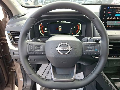 New 2025 Nissan Rogue Platinum image 12