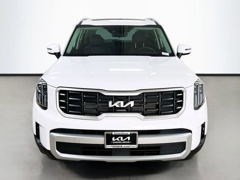 New 2025 Kia Telluride S image 2