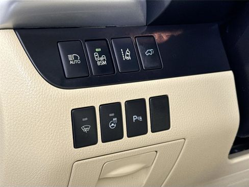 Used 2016 Toyota Highlander Limited image 14