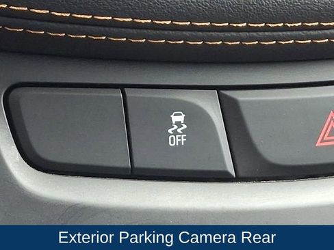 Used 2019 Chevrolet Trax LT w/ LT Convenience Package AWD/4WD image 16