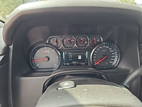 Used 2018 Chevrolet Suburban LT image 6