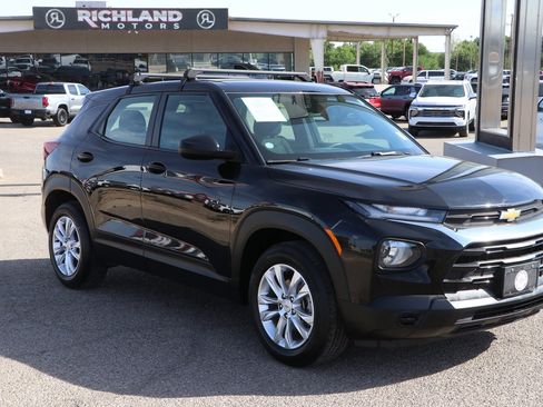 Used 2023 Chevrolet TrailBlazer LS FWD image 1