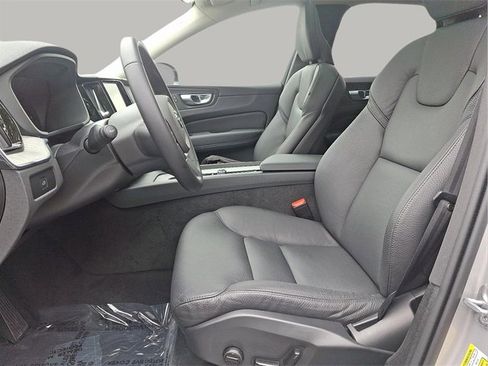 Certified 2025 Volvo XC60 B5 Plus image 13