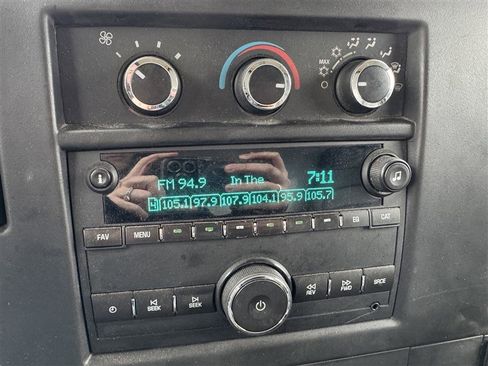 Used 2016 GMC Savana 3500 image 14