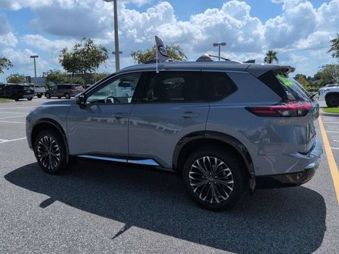 Used 2025 Nissan Rogue Platinum FWD image 6