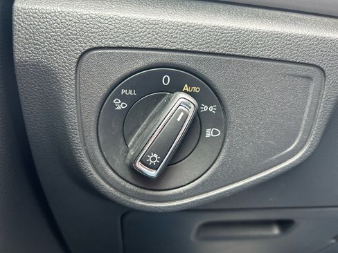 Used 2021 Volkswagen Atlas SE w/ Towing Package image 10