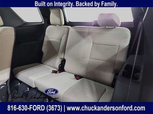 Used 2023 Chevrolet Traverse LS image 12