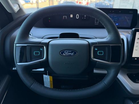 New 2025 Ford Expedition Active image 39