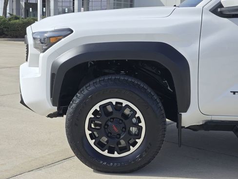 Used 2024 Toyota Tacoma TRD Off-Road image 8