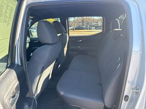 Used 2019 Toyota Tacoma TRD Off-Road image 10