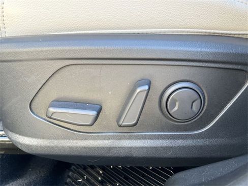 Certified 2025 Hyundai Tucson Limited image 30