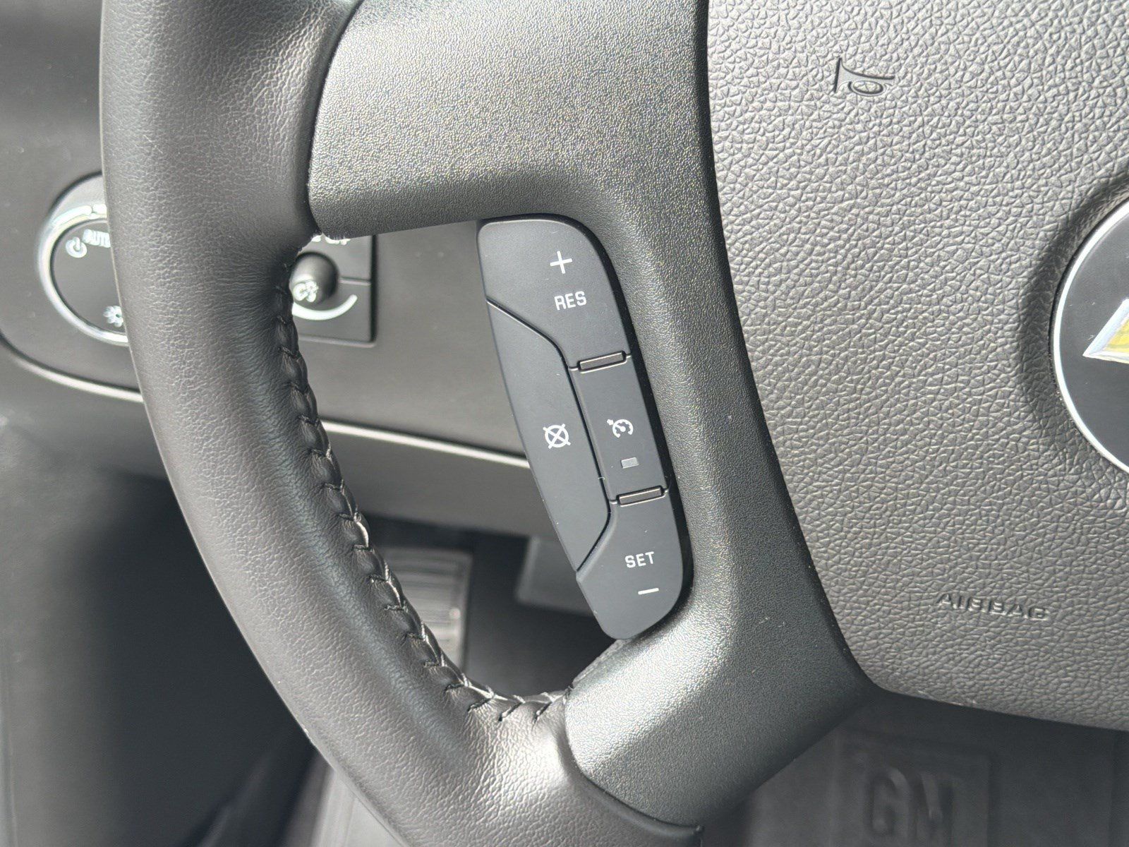 Used 2022 Chevrolet Express 2500 LT RWD image 24