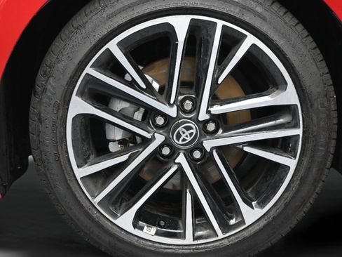 Used 2025 Toyota Camry XLE w/ Premium Package FWD image 10