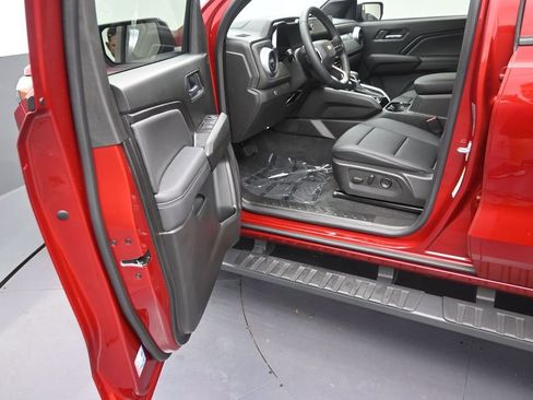 Used 2025 Chevrolet Colorado LT w/ LT Convenience Package RWD image 10