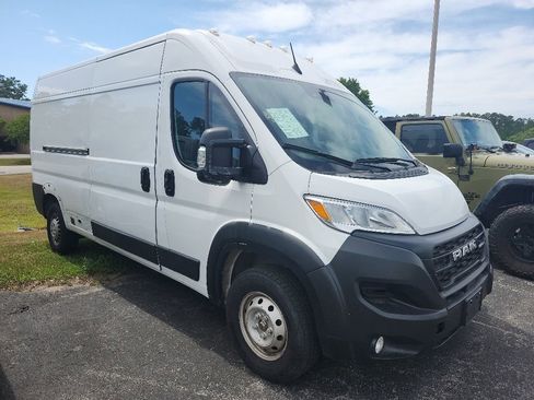 Used 2025 RAM ProMaster 2500 w/ Convenience Group FWD image 9