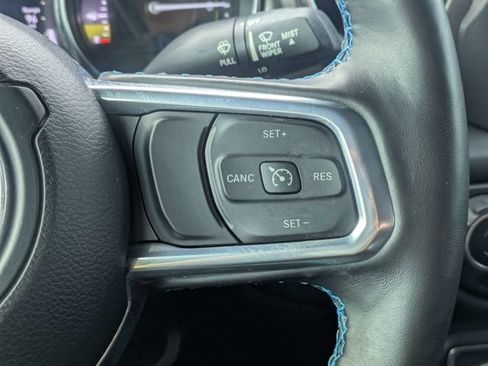 Used 2021 Jeep Wrangler Unlimited Rubicon 4xe w/ Cold Weather Group AWD/4WD image 26