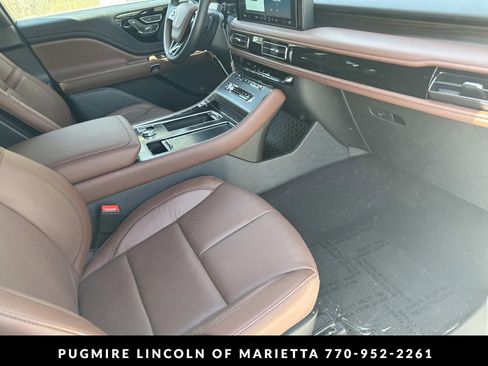New 2026 Lincoln Aviator Reserve w/ Illumination Package RWD image 30