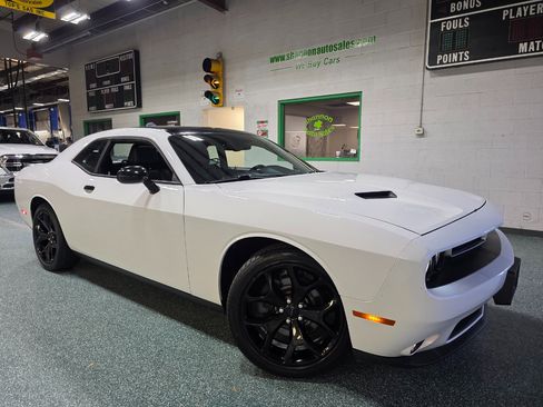 Used 2016 Dodge Challenger SXT Plus image 14