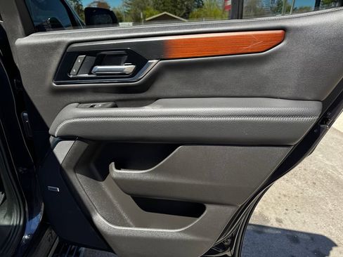 Used 2025 GMC Yukon Denali w/ Sun & Power Step Package AWD/4WD image 34