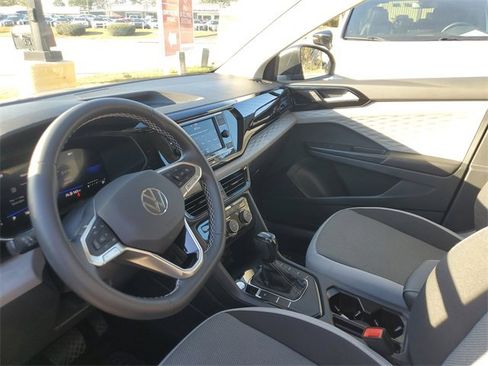 Certified 2023 Volkswagen Taos S image 18