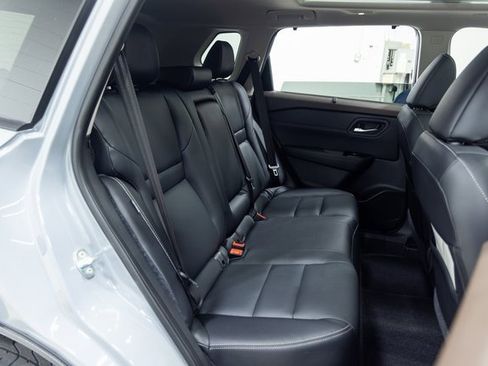 Used 2022 Nissan Rogue SL w/ SL Premium Package image 25