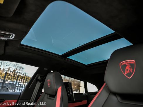 Used 2024 Lamborghini Urus S image 17