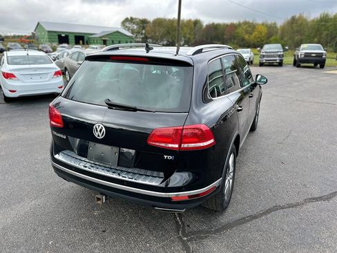 Used 2015 Volkswagen Touareg Sport image 9