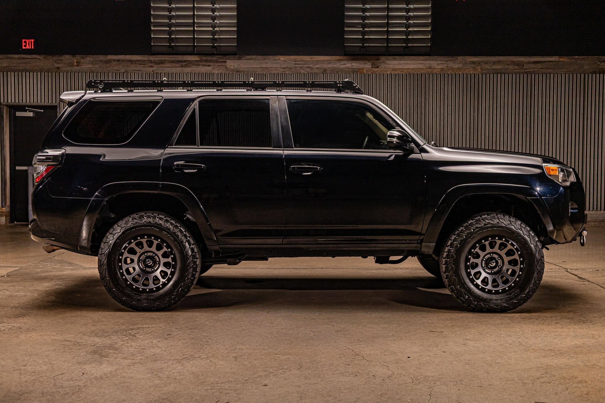 Used 2021 Toyota 4Runner SR5 Premium w/ Moonroof Package AWD/4WD image 10