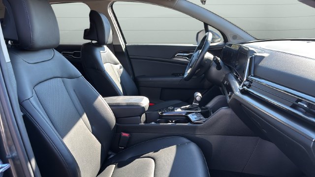 Used 2024 Kia Sportage EX FWD image 23