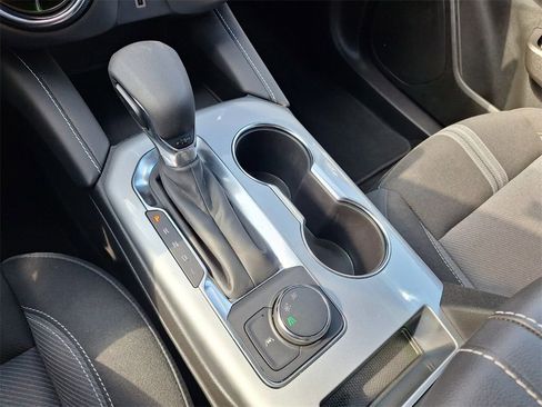 Used 2025 Chevrolet Blazer LT image 13