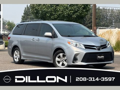 Used 2018 Toyota Sienna LE FWD image 1