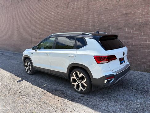 Used 2023 Volkswagen Taos SEL AWD/4WD image 3