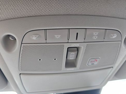 Used 2020 Nissan Rogue SL w/ Premium Package image 25