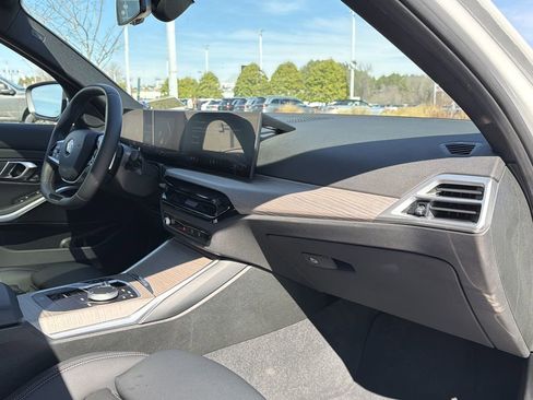 Used 2025 BMW 330i Sedan image 19