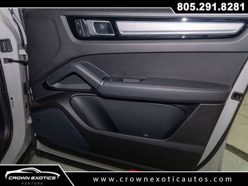 Used 2023 Porsche Cayenne Platinum Edition image 46