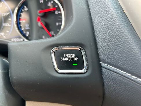 Used 2023 GMC Acadia Denali w/ Denali Technology Package image 21