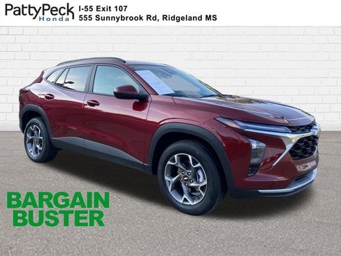 Used 2025 Chevrolet Trax LT w/ LT Convenience Package FWD image 1