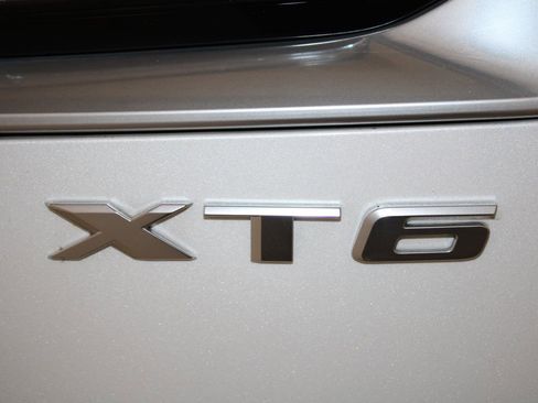 Used 2020 Cadillac XT6 Sport w/ Platinum Package image 26