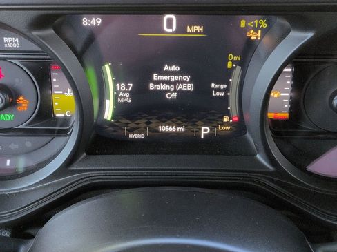 Used 2025 Jeep Wrangler Sahara w/ Safety Group image 14