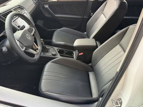 Used 2022 Volkswagen Tiguan SE AWD/4WD image 19