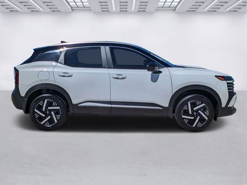 Certified 2026 Nissan Kicks SV w/ SV Premium Package FWD image 3