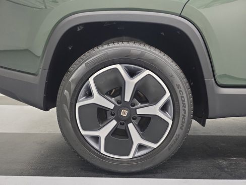 Used 2024 Rivian R1T Adventure AWD/4WD image 12