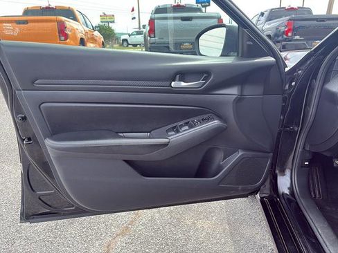 Used 2024 Nissan Altima 2.5 SV image 24