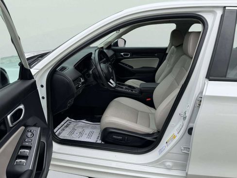 Used 2024 Honda Civic Touring image 9