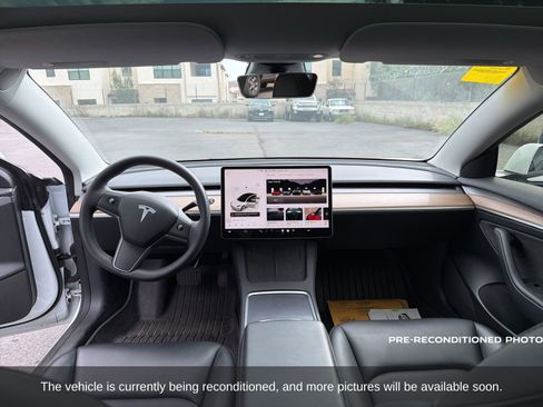 Used 2023 Tesla Model 3 Standard Range image 13