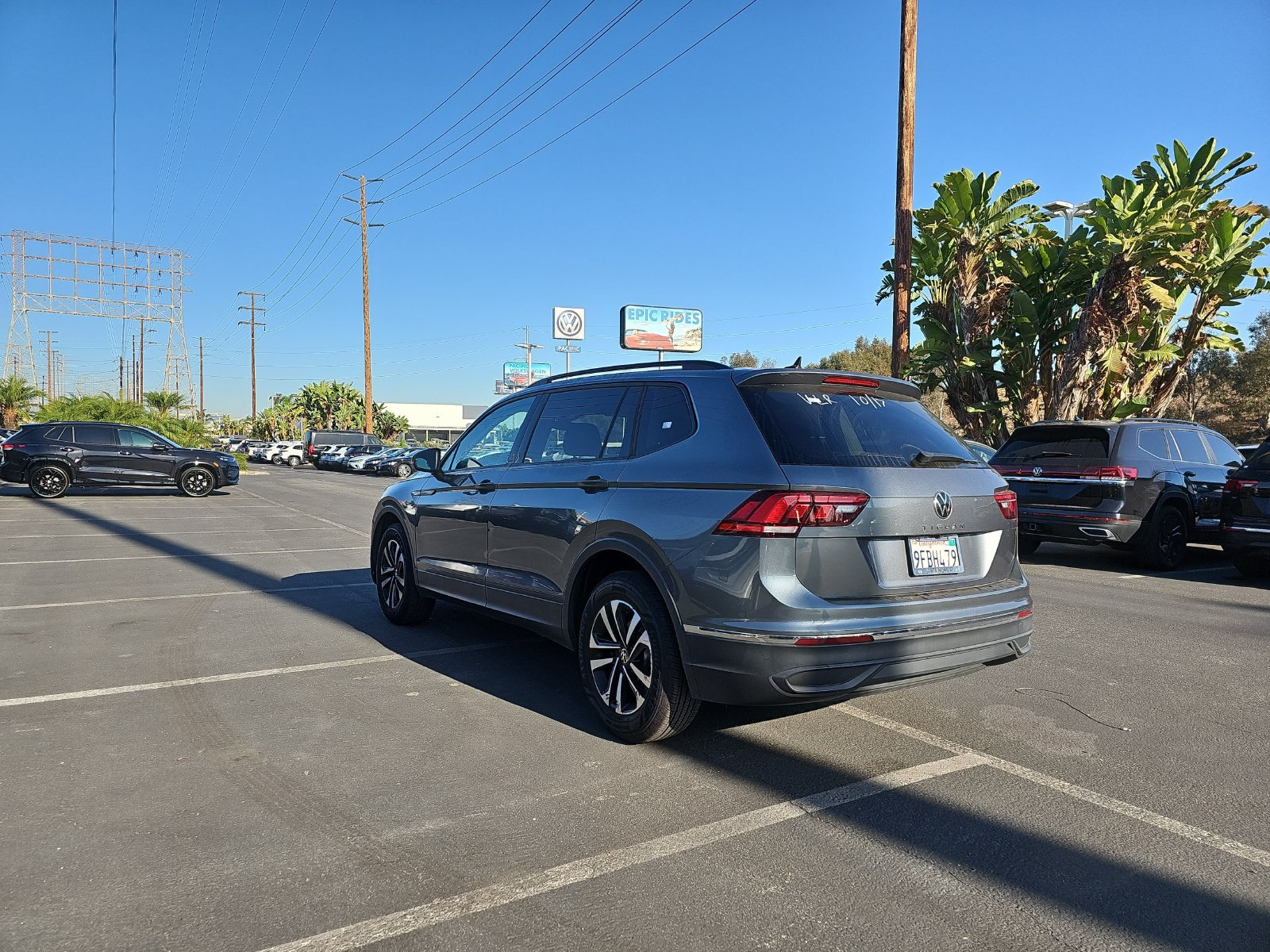 Used 2023 Volkswagen Tiguan S w/ Driver Assistance Package FWD image 7