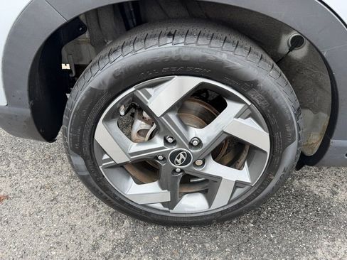 Used 2021 Hyundai Venue SEL w/ Cargo Package image 14