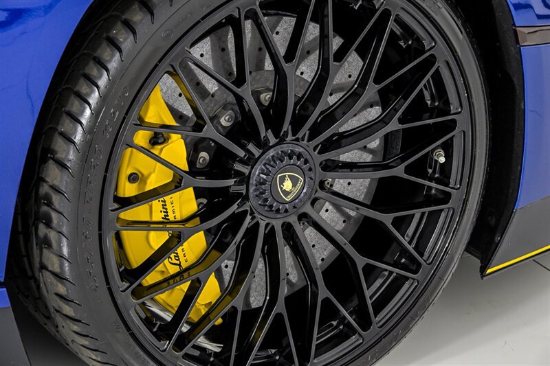 Used 2017 Lamborghini Aventador LP 750-4 Superveloce AWD/4WD image 26