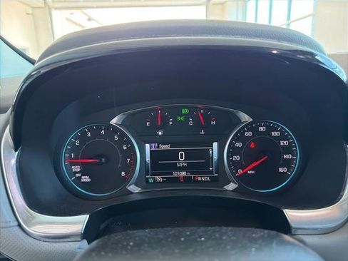 Used 2018 Chevrolet Traverse Premier w/ Driver Confidence II Package FWD image 4