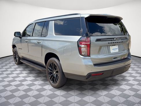 Used 2024 Chevrolet Suburban RST w/ Luxury Package RWD image 3